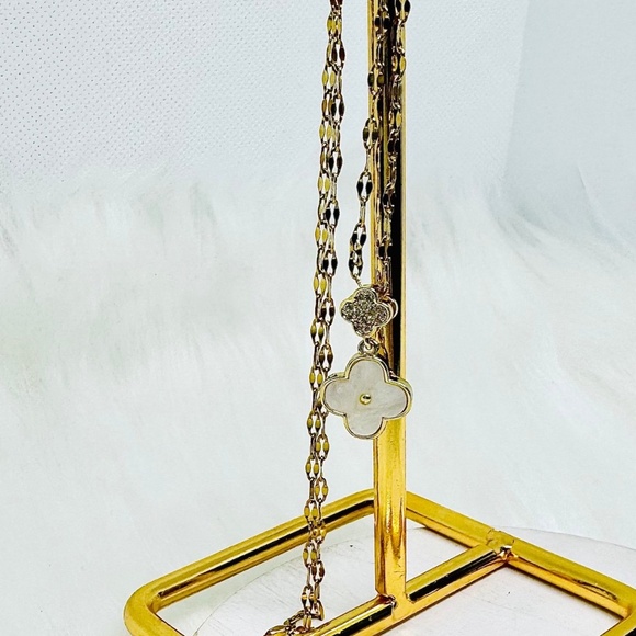 The Clover Floral Necklace Gold Tone Bundle - Picture 6 of 8
